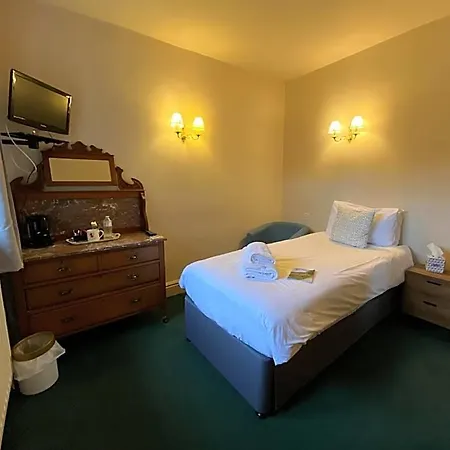 Hotel The Red Lion & Manor House *