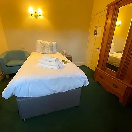 The Red Lion & Manor House Hotel