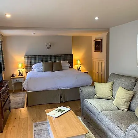 The Red Lion & Manor House Hotel *